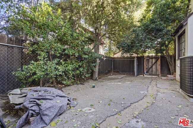 Building Photo - 23057 Sylvan St