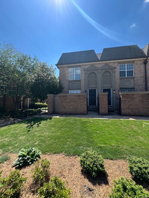 Front of unit - 6980 Roswell Rd