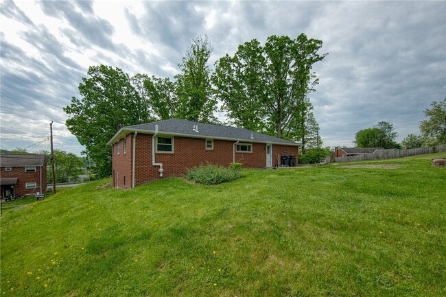 Building Photo - 338 Moon Clinton Rd