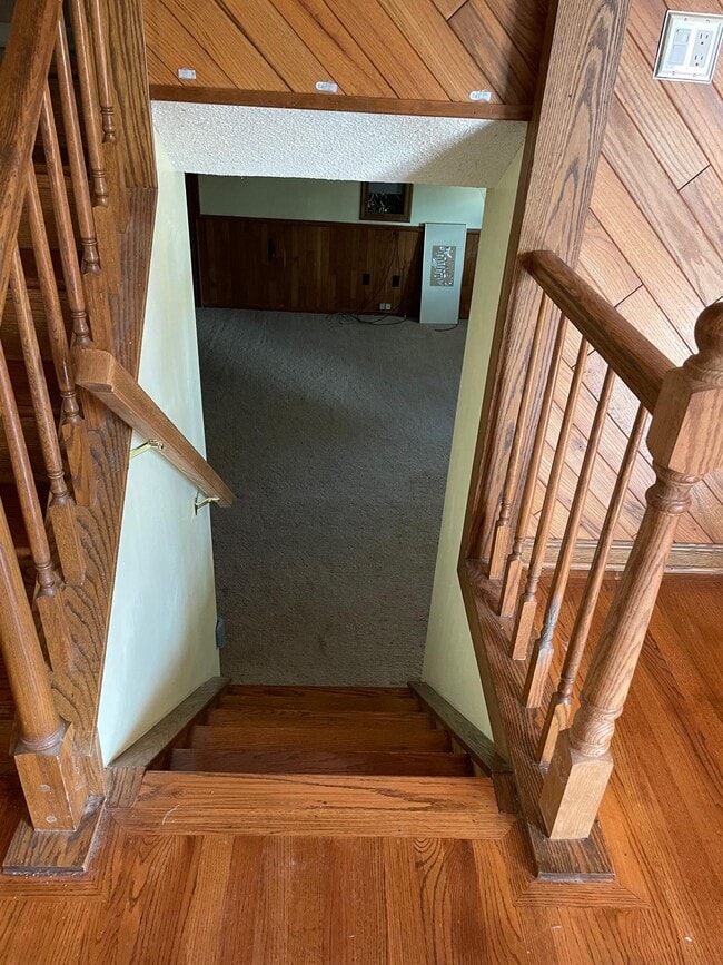 Building Photo - 518 Rita Dr