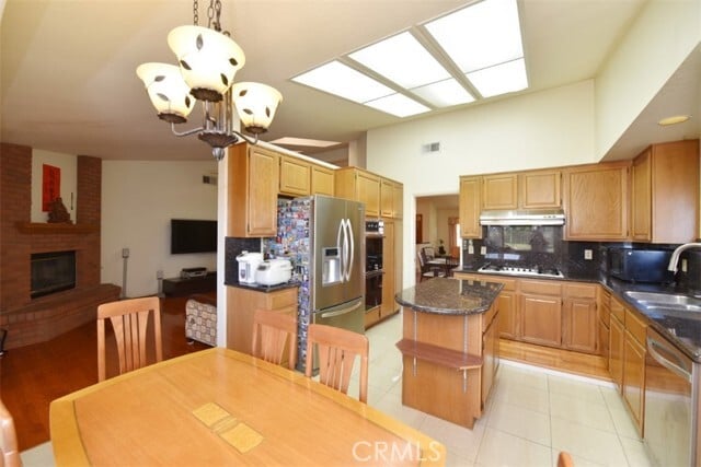 Building Photo - 1095 Sunset Bluff Rd