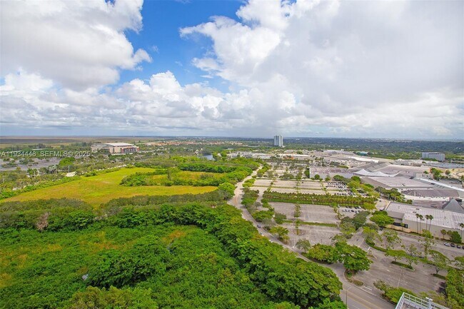 Building Photo - 2000 Metropica Wy