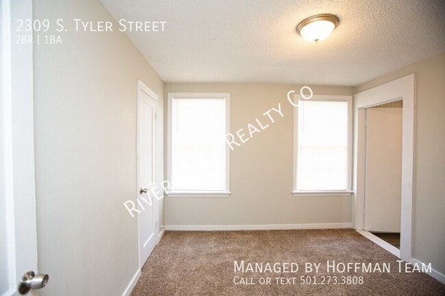 Building Photo - 2309 S Tyler St