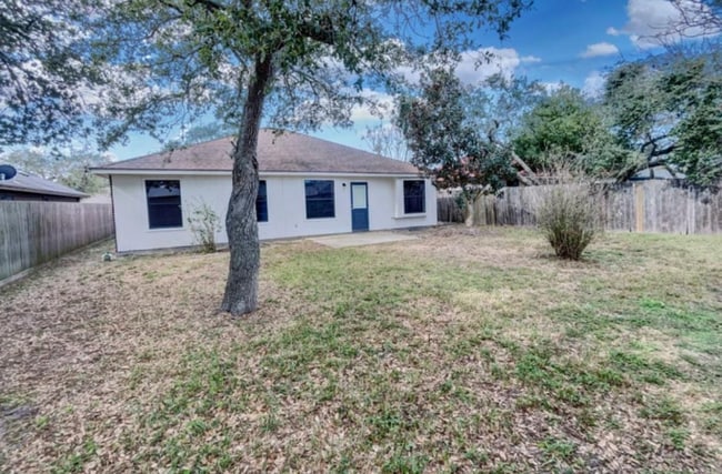 Building Photo - 2094 Ridgewood Cir