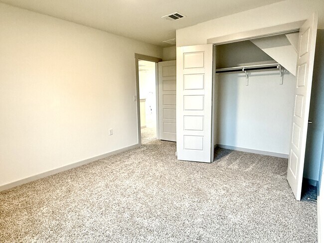 Building Photo - 13916 Lubeck Dr