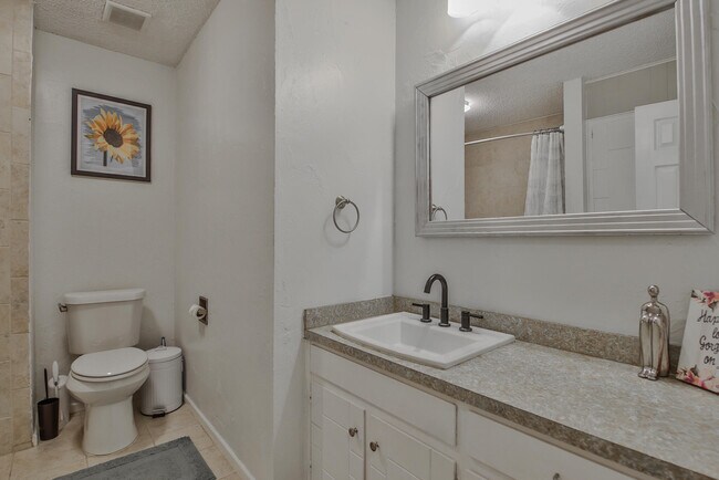Building Photo - 4816 55th St