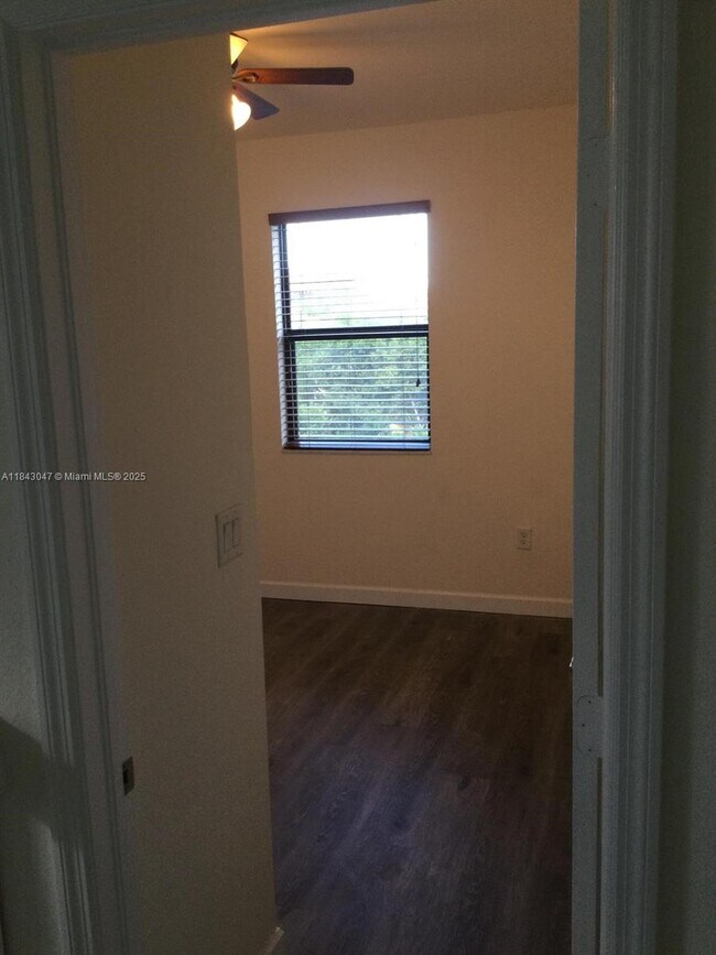 Building Photo - 17370 SW 153rd Ave