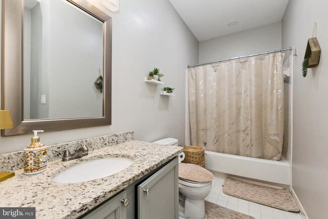 Building Photo - 46738 Oakmere Terrace