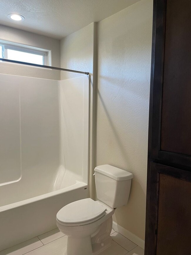 Building Photo - ****HALF OFF FIRST MONTH"S RENT*****Beautiful Two Story 3 Bedroom 2.5 Bath Townhome