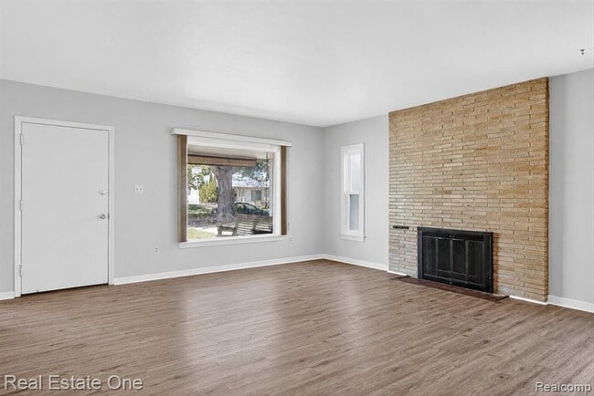Building Photo - 7420 Drexel St