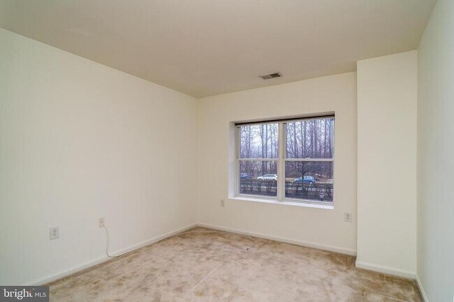 Building Photo - 12251 Roundwood Rd