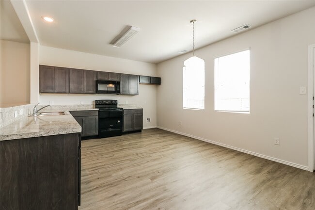 Building Photo - 21650 Mamba Wy