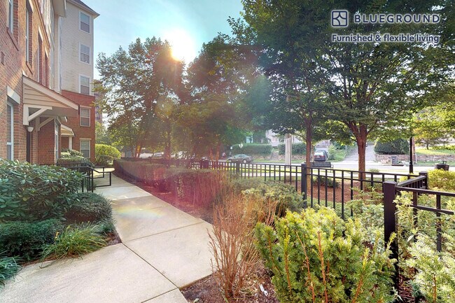 Building Photo - 27 Barker Ave