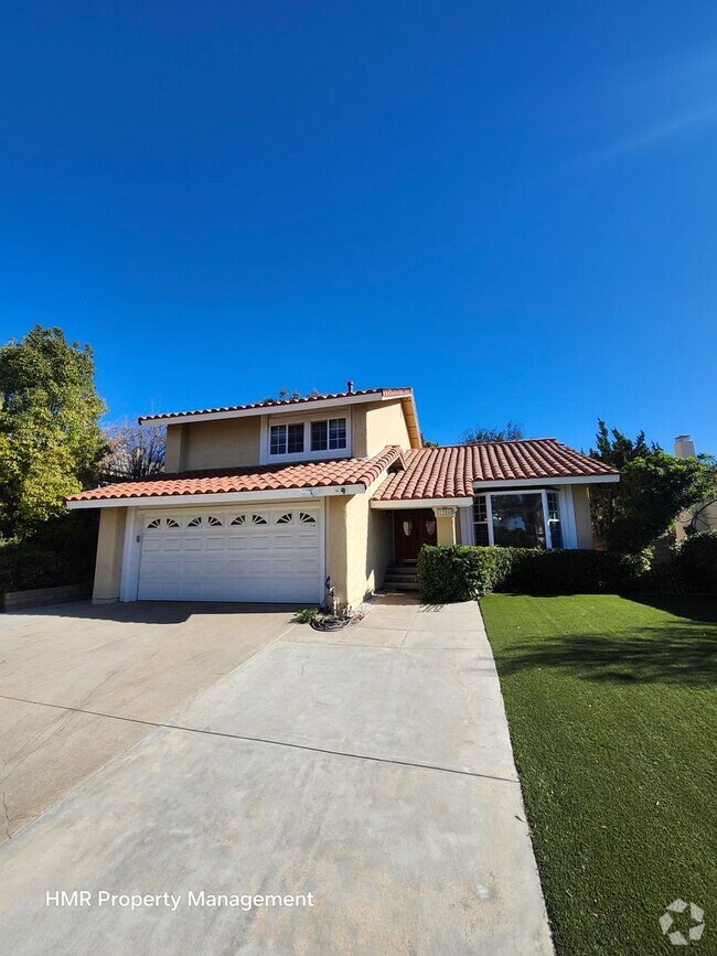 Building Photo - Beautiful 3-Bedroom Home with Pool