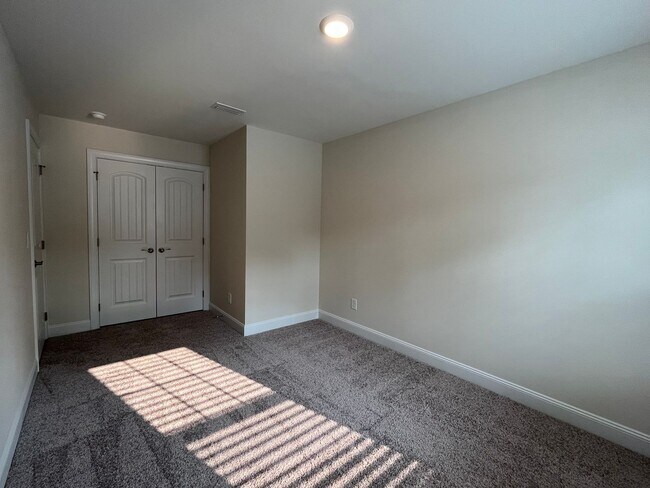 Building Photo - Stunning 3BD, 2.5BA Raleigh Townhome with ...