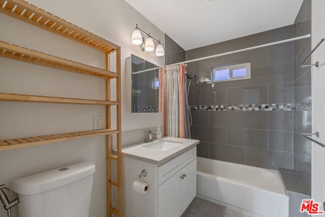 Building Photo - 3111 W 69th St