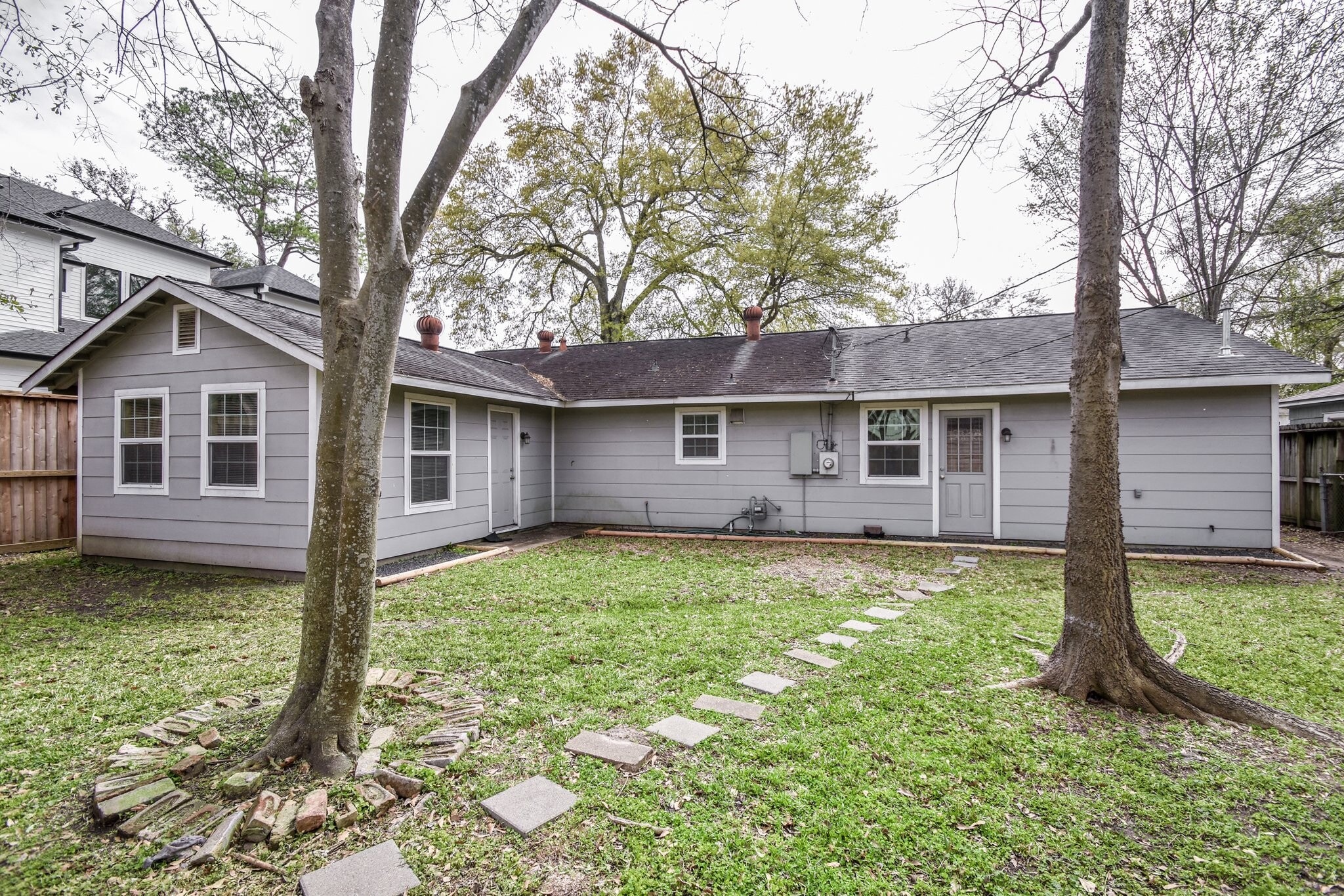 Building Photo - 6430 Saxet St