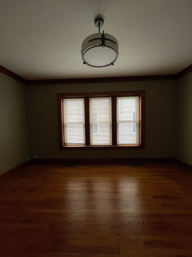 Building Photo - 3227 N Albany Ave