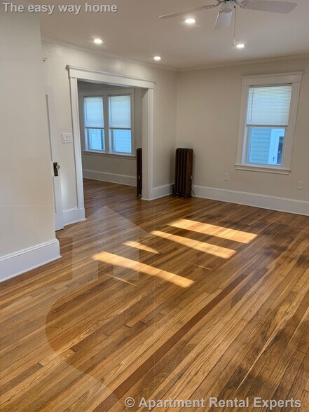 Building Photo - 25 Laurel St