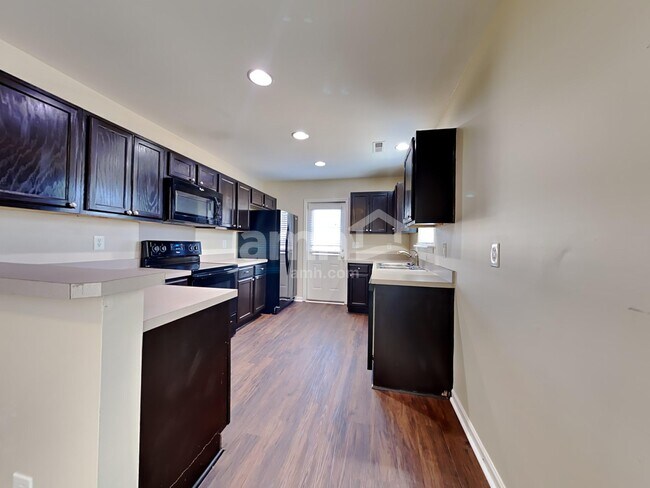 Building Photo - 318 Salkahatchie St