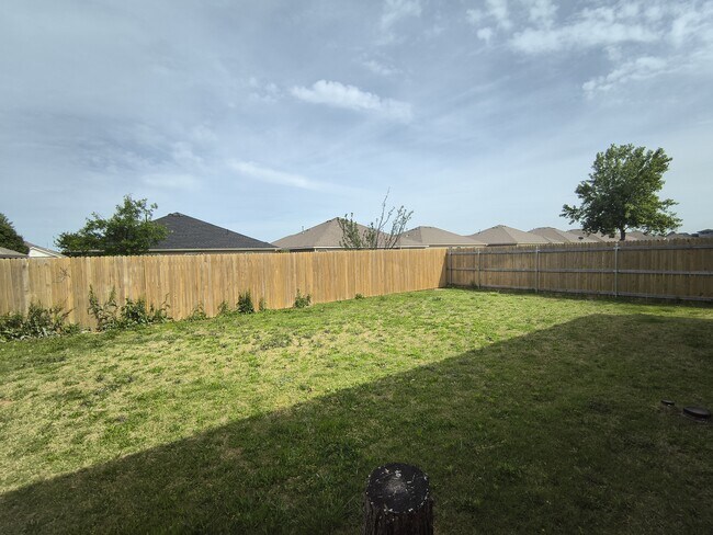 Building Photo - 2832 Wild Rose Ln