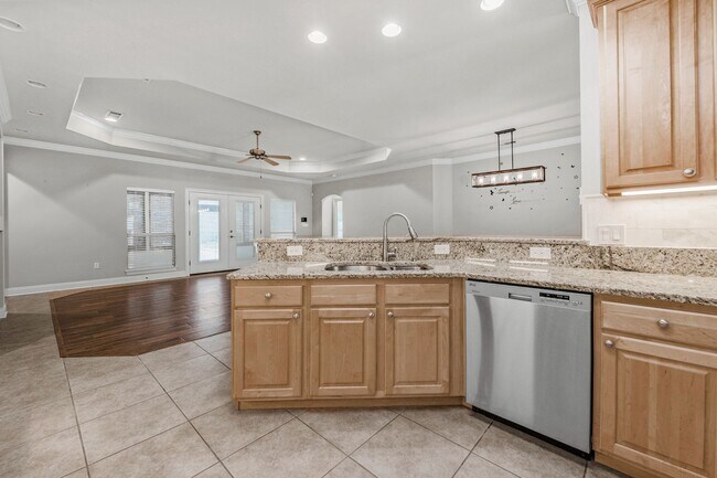 Building Photo - Luxury Living with Saltwater Pool, Florida Room & Generator