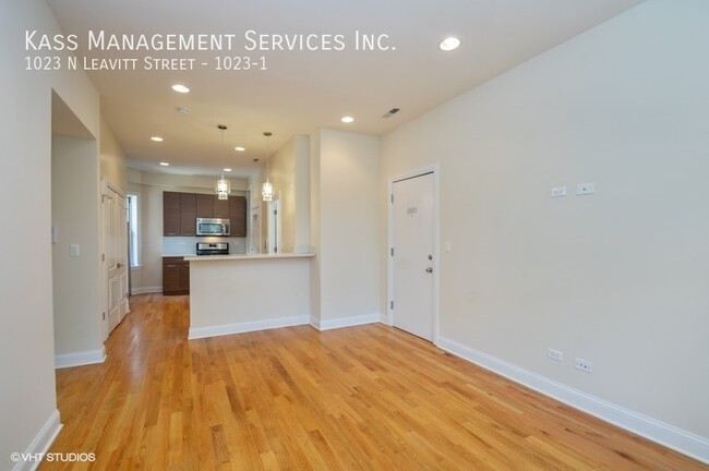 Building Photo - 1023 N Leavitt St