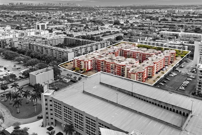 Building Photo - 1750 W 46th St