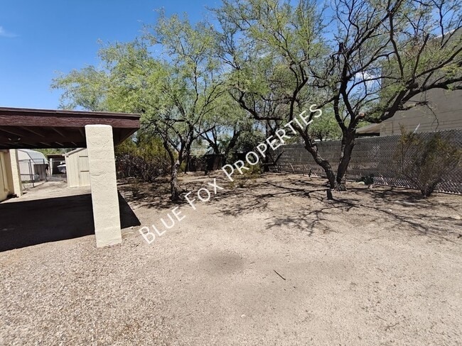 Building Photo - 275 E Norma Ln