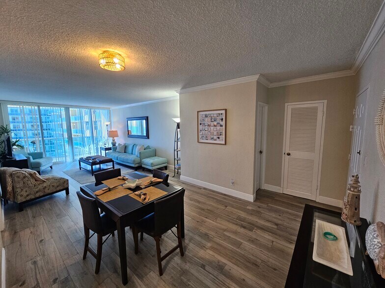 Building Photo - 2501 S Ocean Dr