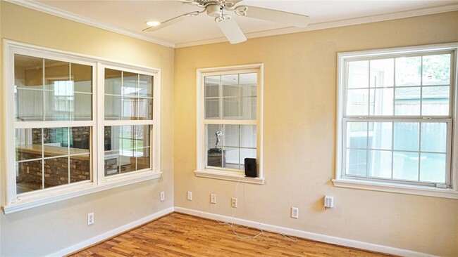 Building Photo - 2047 McClendon St