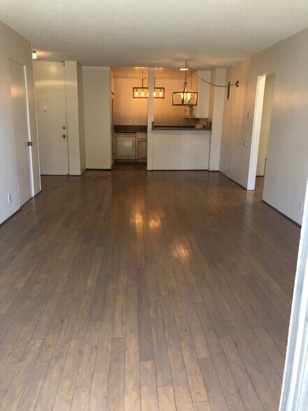 Building Photo - 1342 10th St
