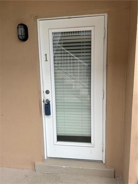 Building Photo - 2737 NE 28th St