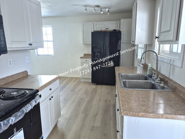 Building Photo - 407 Morton Ave