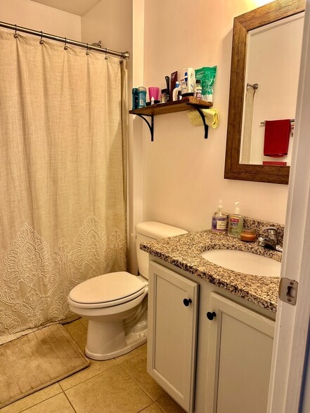 Building Photo - 1210 Davidson Ave