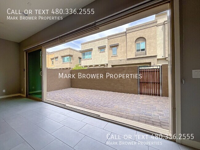 Building Photo - 7472 E Paraiso Dr
