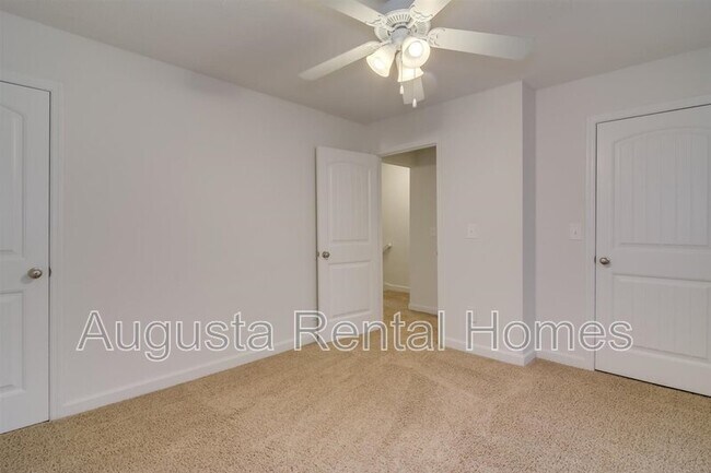 Building Photo - 2905 Arrowhead Dr