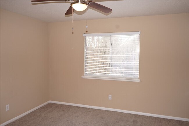 Building Photo - 18807 Timbers Dr