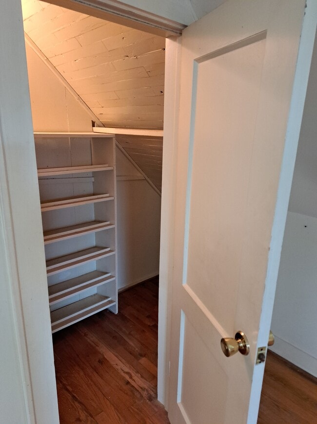 Building Photo - 66 Davis Ave