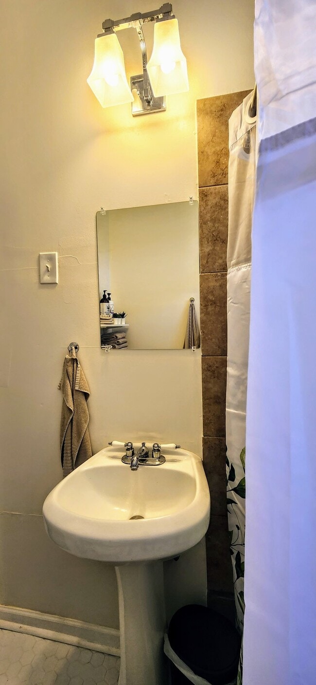 Building Photo - 3135 Montezuma Rd