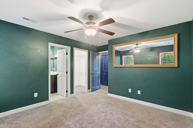 Building Photo - 3104 Husky Way