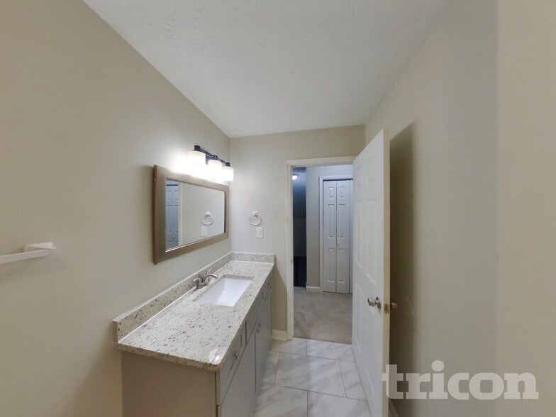 Building Photo - 4737 Cedar Lake Dr SE