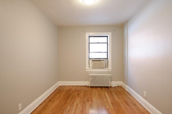 Building Photo - 457 Jersey Ave