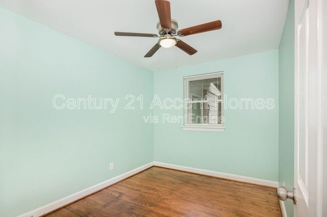 Building Photo - 2508 Larry Ave