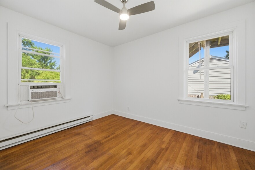 Building Photo - 302 Marlin Dr
