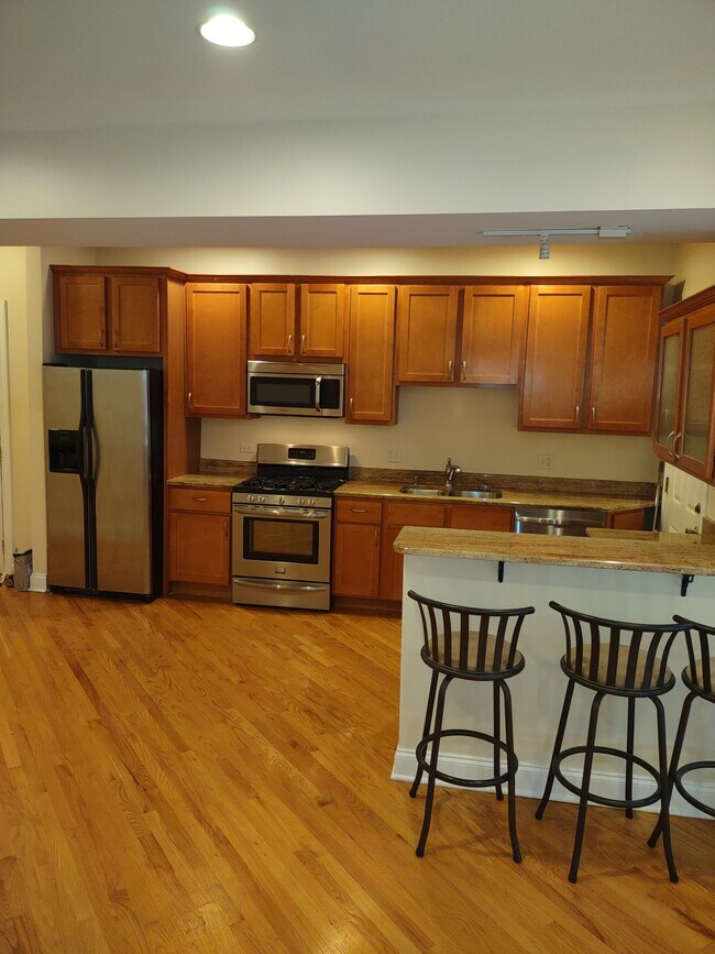 Building Photo - 6209 S University Ave