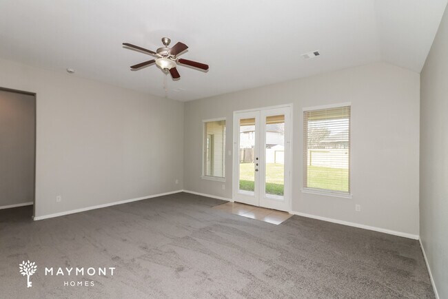 Building Photo - Spacious Brick-Facing Home