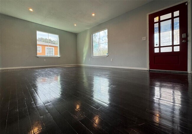 Building Photo - 1402 Mardell St