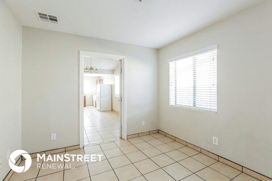 Building Photo - 7721 W Whitton Ave