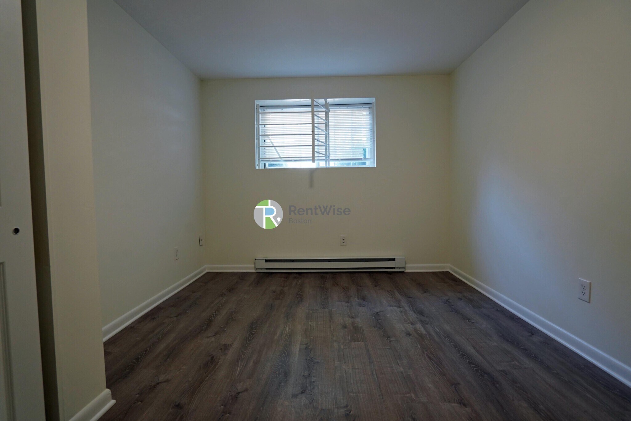 Building Photo - 11 Embassy Rd